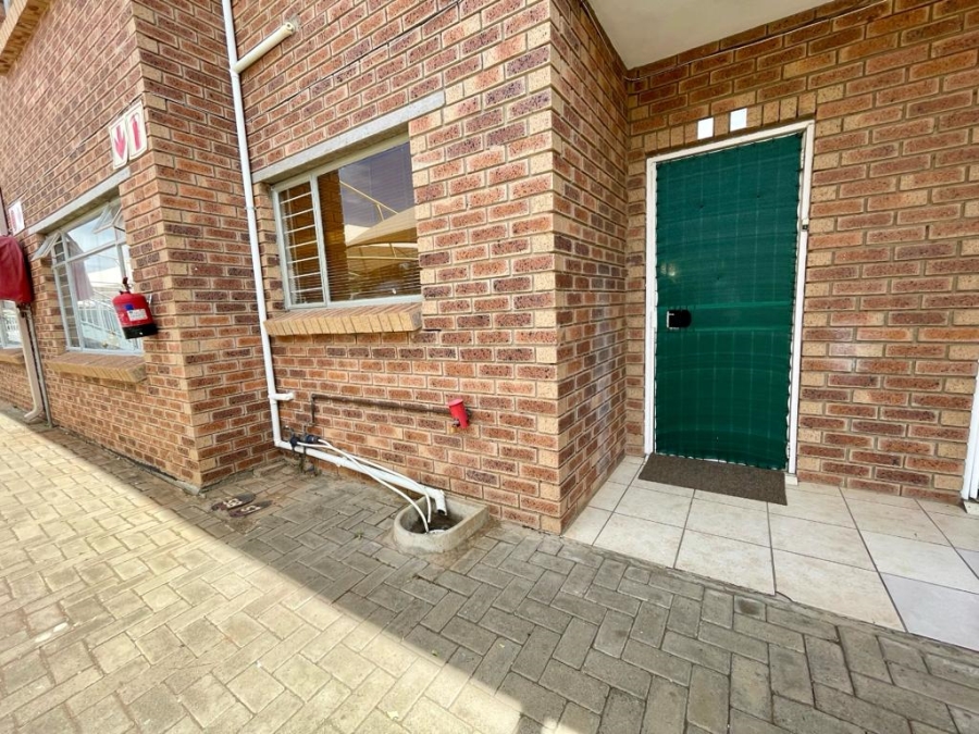 To Let 2 Bedroom Property for Rent in Pellissier Free State